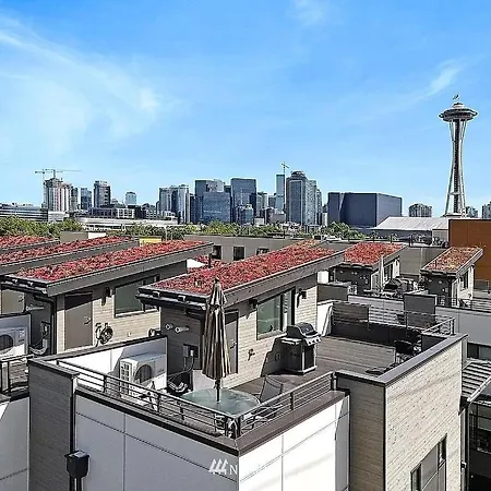 Deactivated- Rooftop Patio With Grill 2Br 3Ba Central, Walkable Location